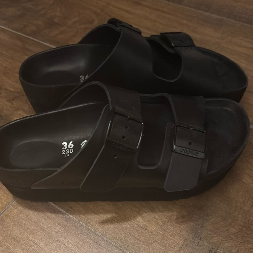 Birkenstock papilllio size 5 NWOT- 36 platform